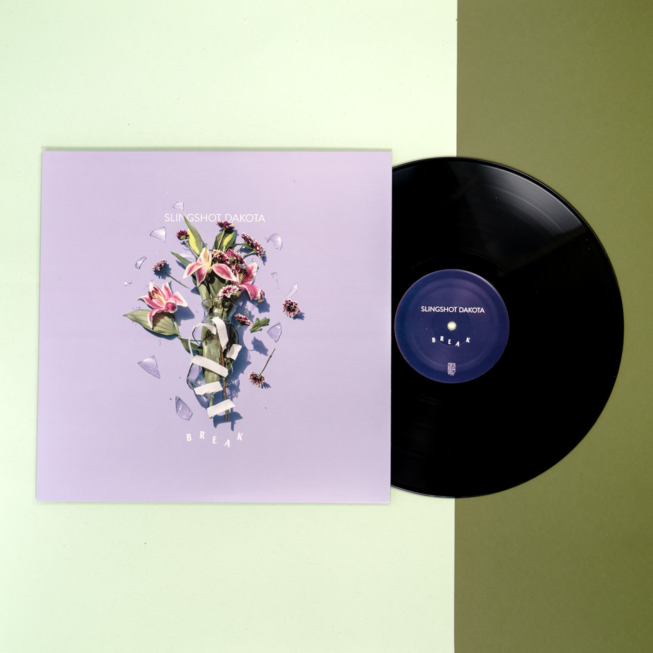 Product shots of Slingshot Dakota - Break