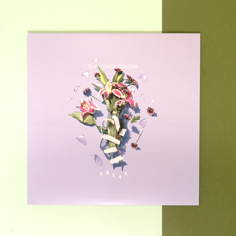 Product shots of Slingshot Dakota - Break