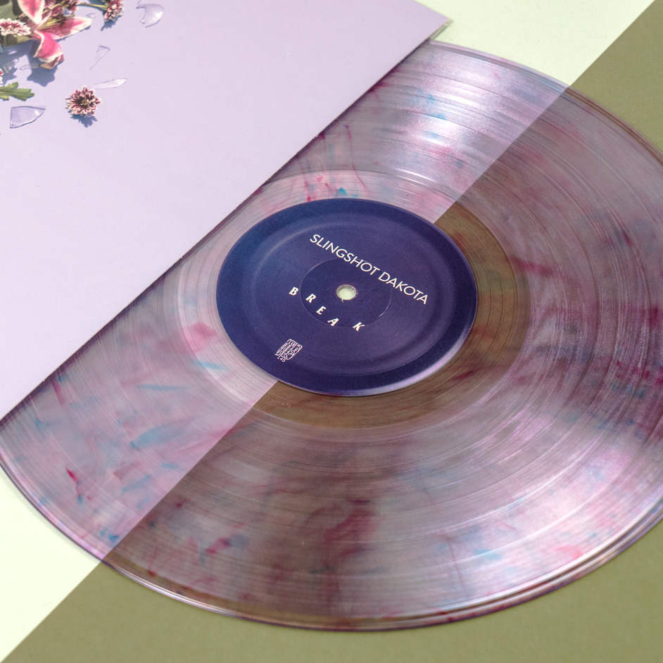 Product shots of Slingshot Dakota - Break