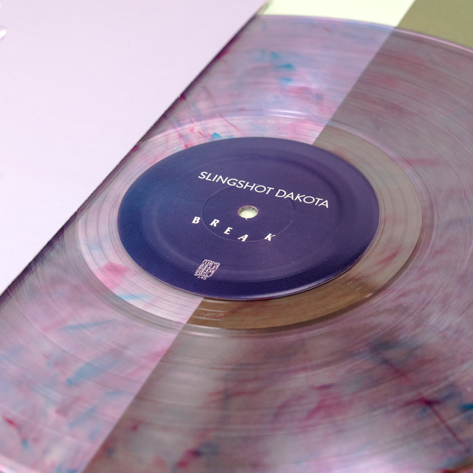 Product shots of Slingshot Dakota - Break