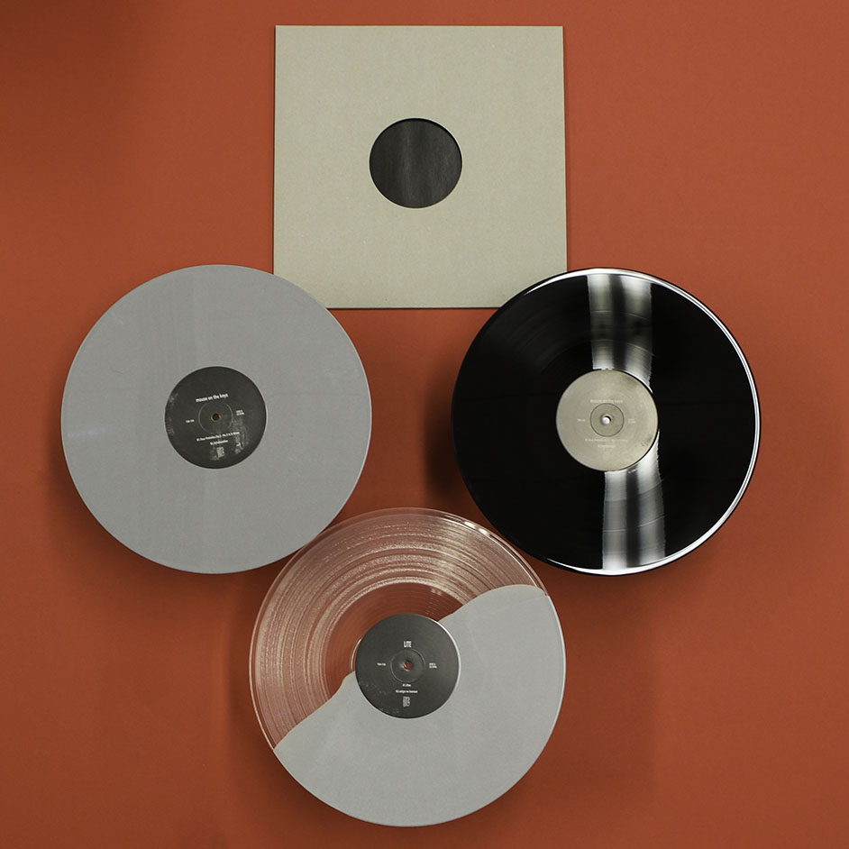 Product shots of LITE / mouse on the keys - Split