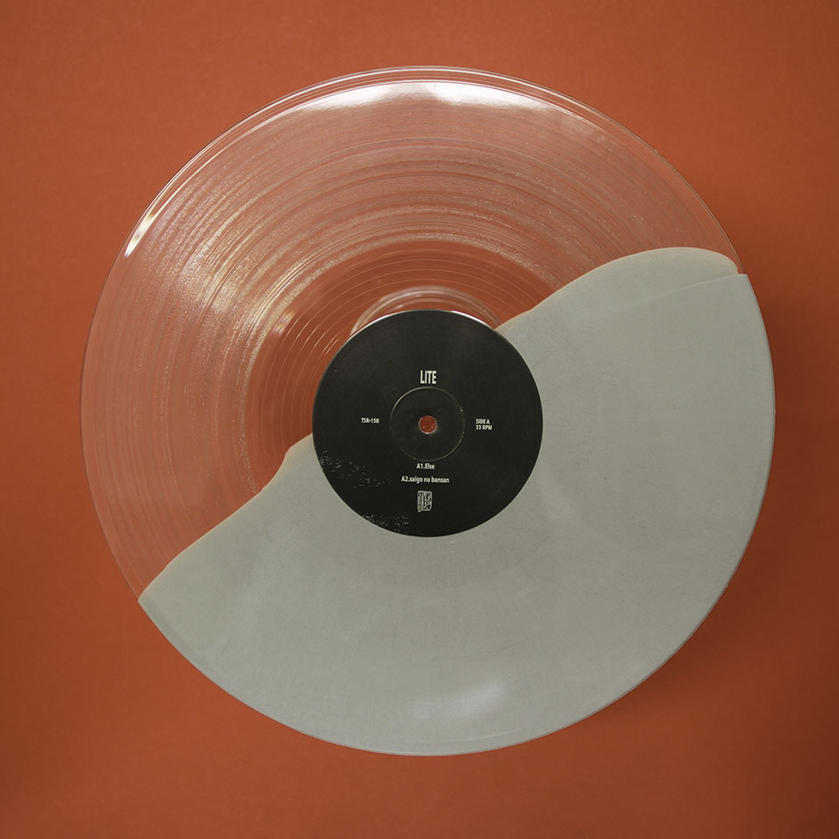 Product shots of LITE / mouse on the keys - Split