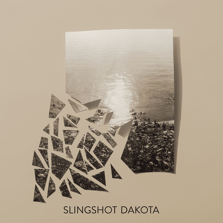 Product shots of Slingshot Dakota - Broken