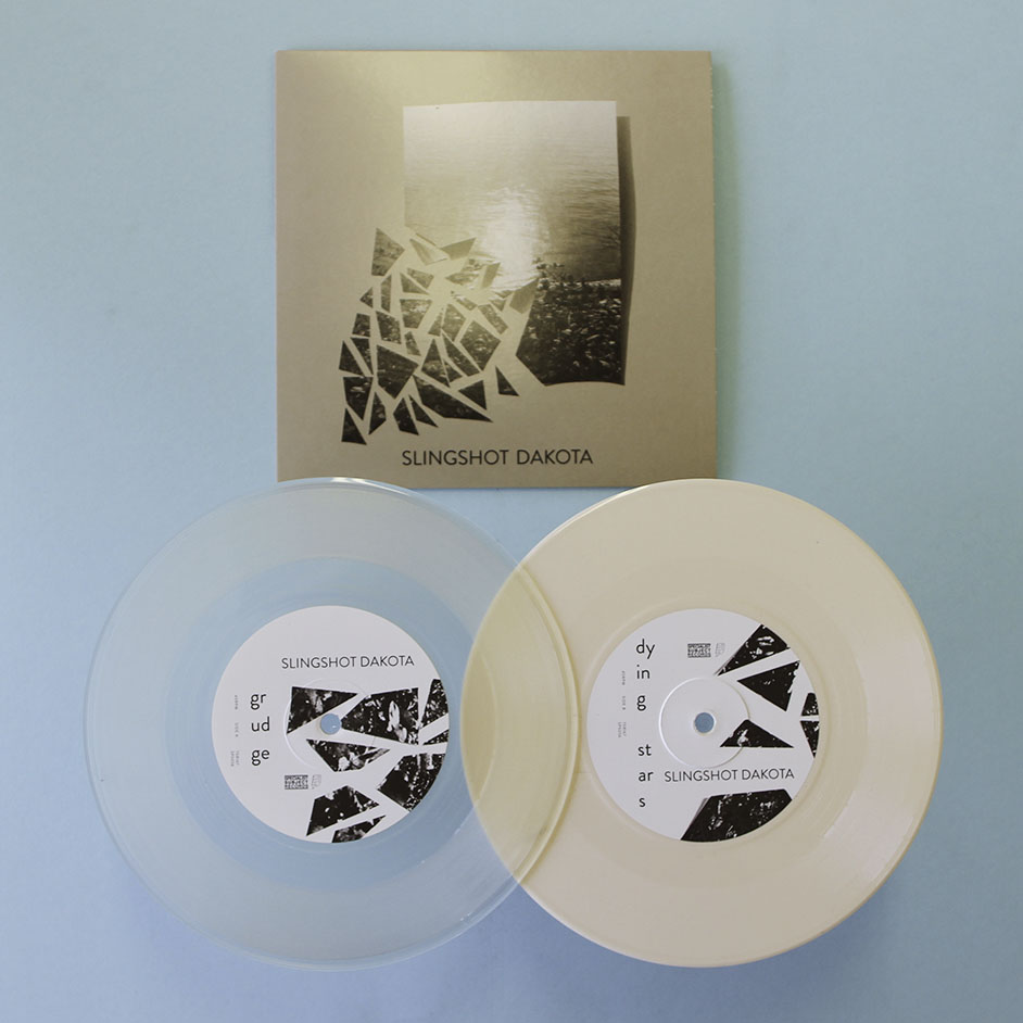 Product shots of Slingshot Dakota - Broken