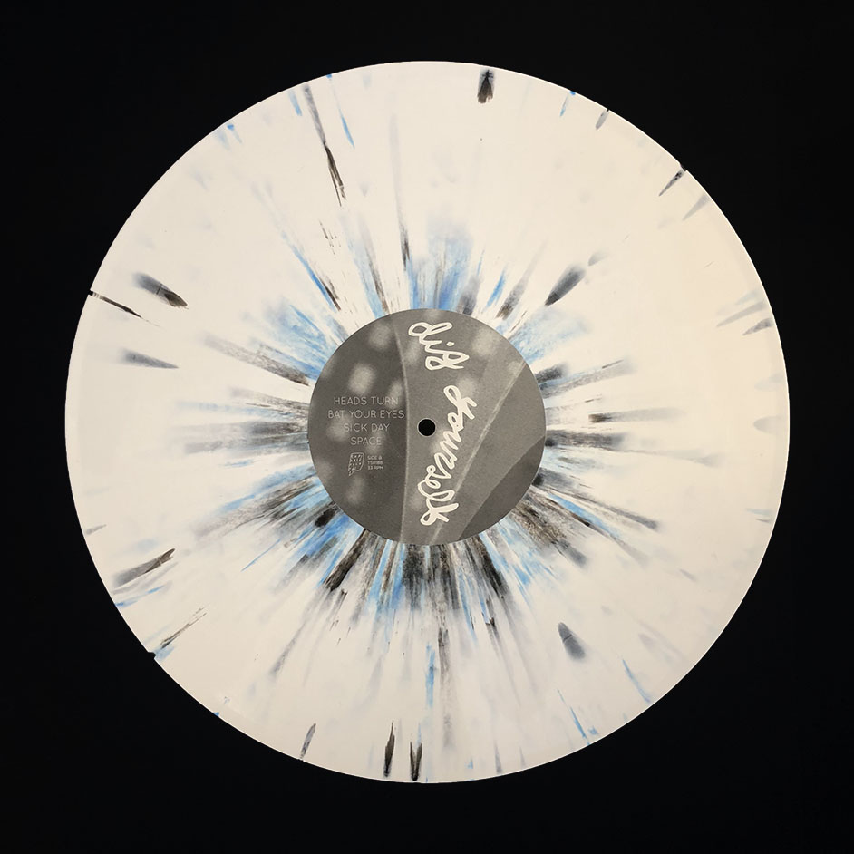 Product shots of Queen of Jeans  - Dig Yourself