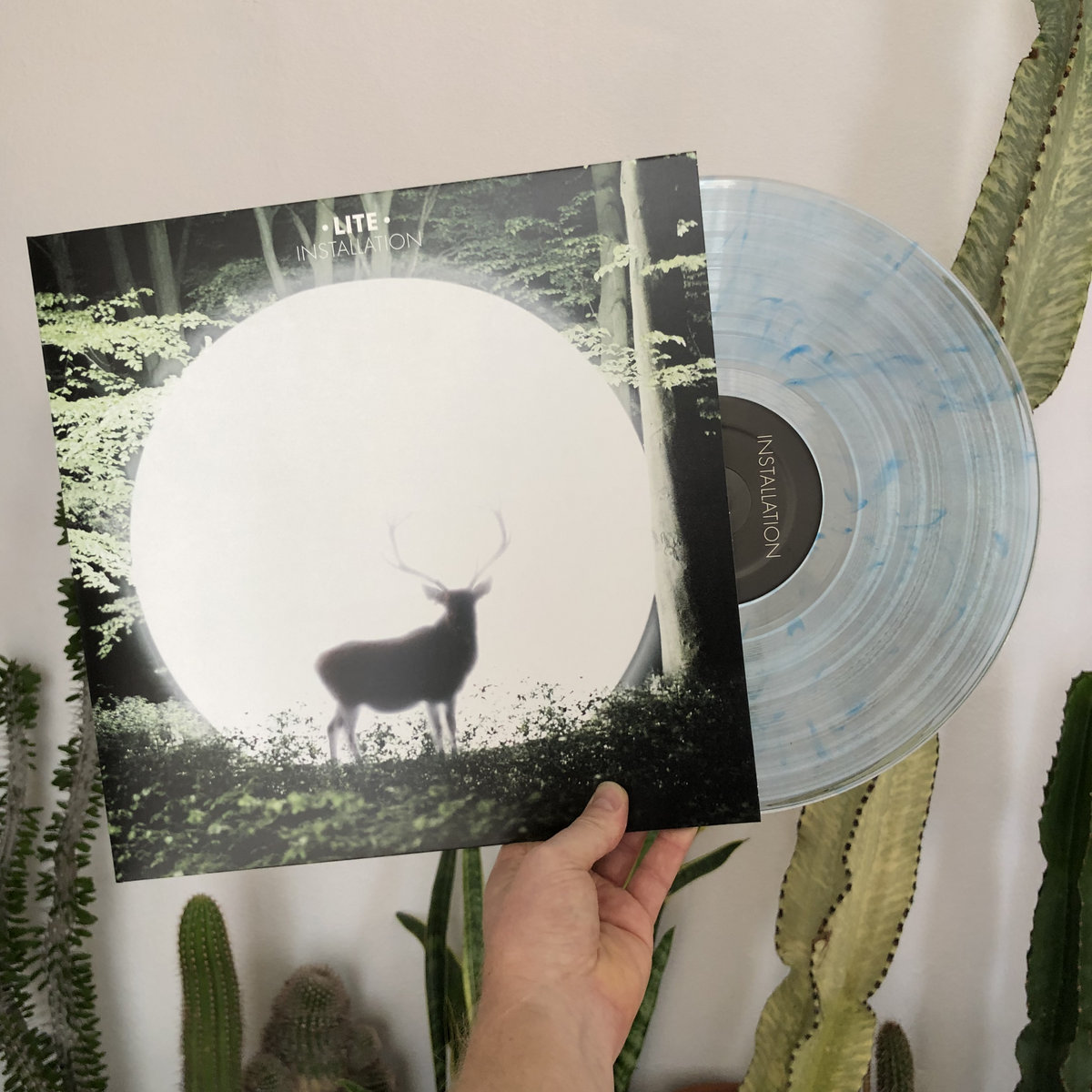 Product shots of LITE - Installation