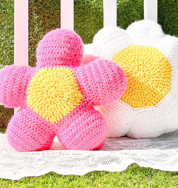 Daisy Pillows