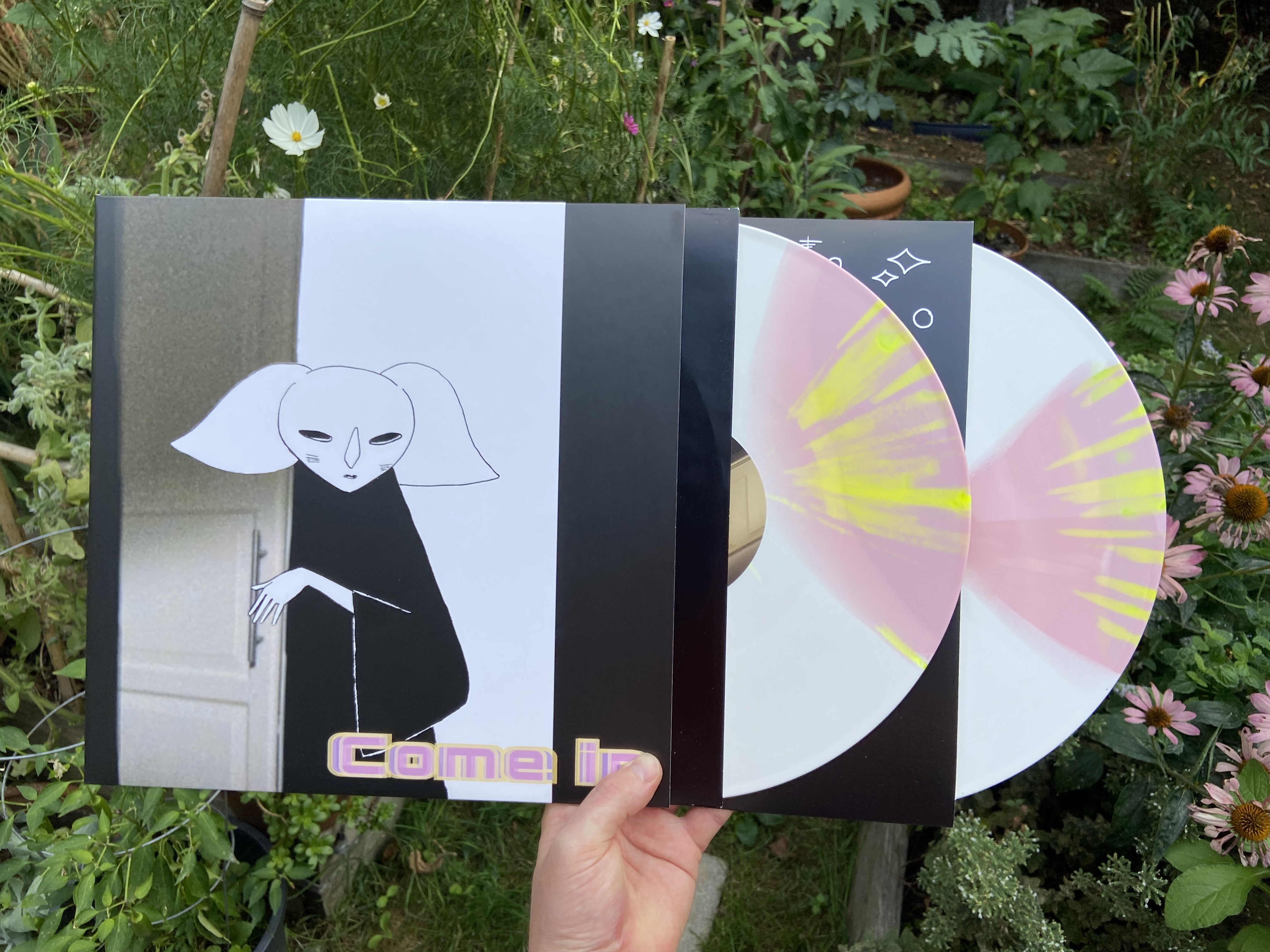 Product shots of Weatherday - Come in