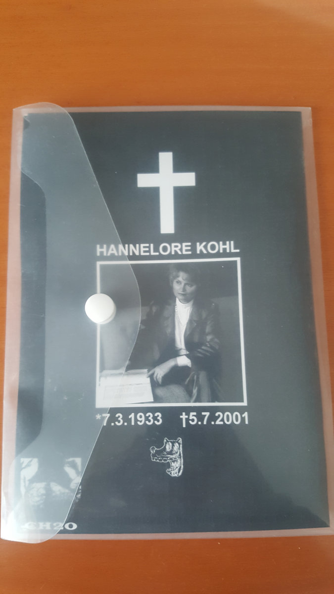 Der Smogwürger -  Eine Frau unter Einfluss