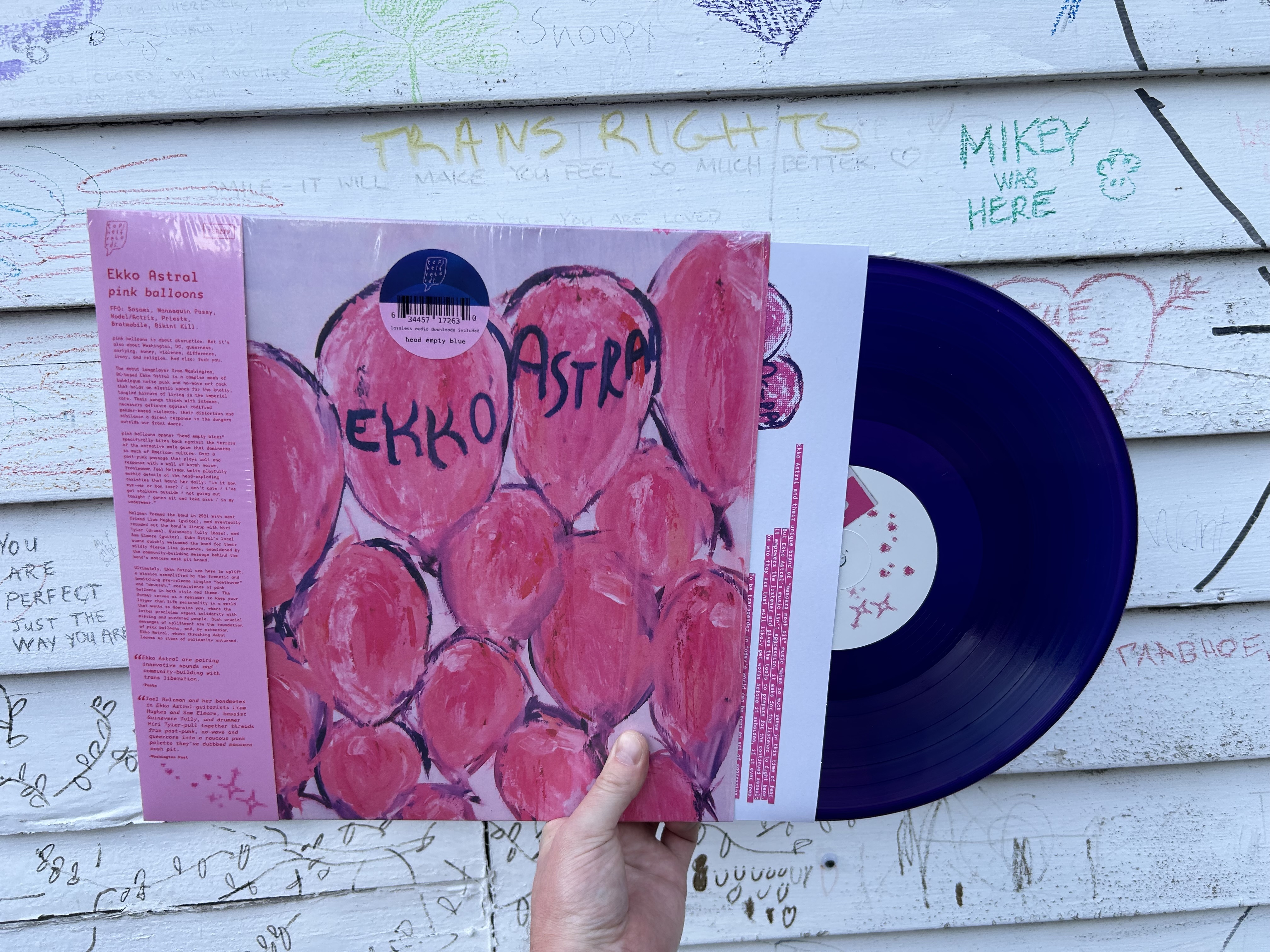 Product shots of Ekko Astral - pink balloons