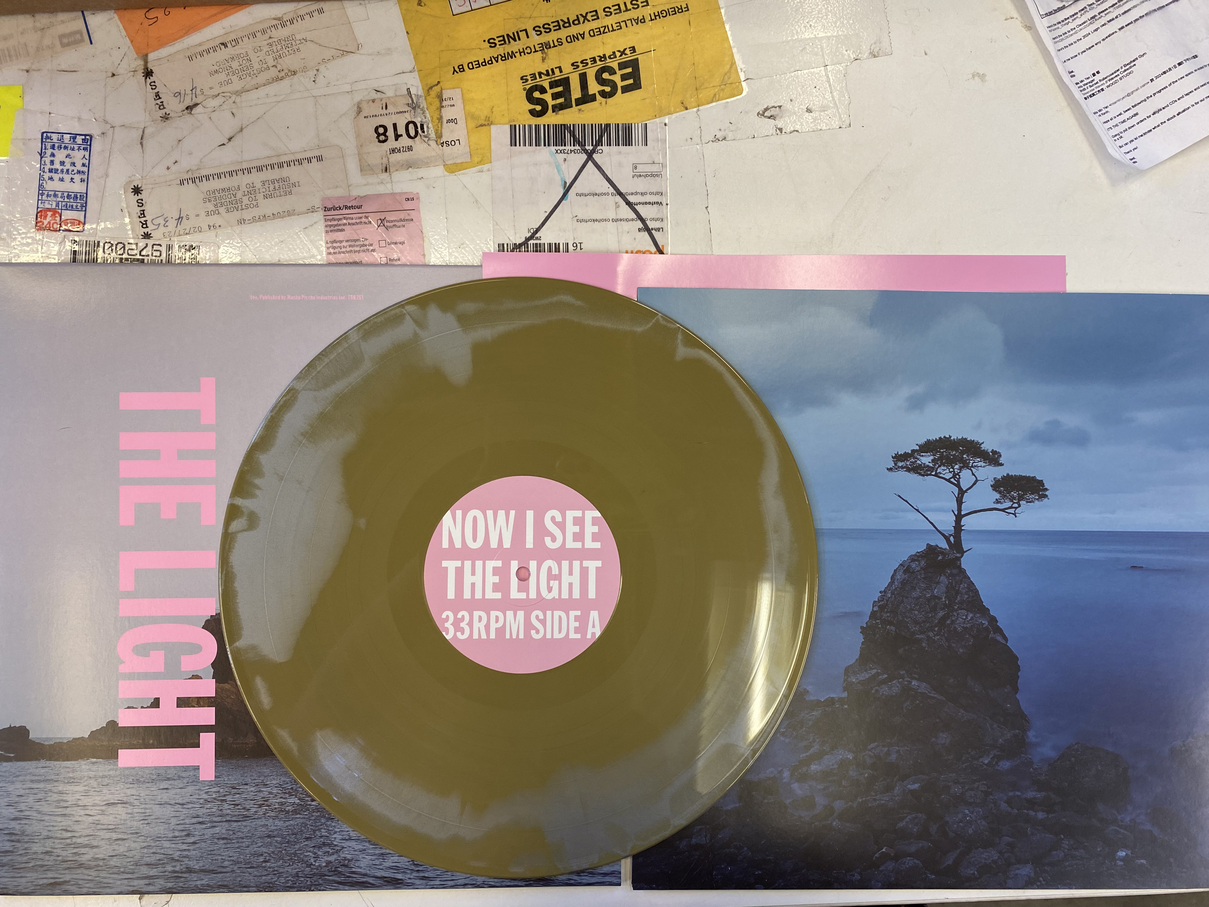 Product shots of toe - NOW I SEE THE LIGHT