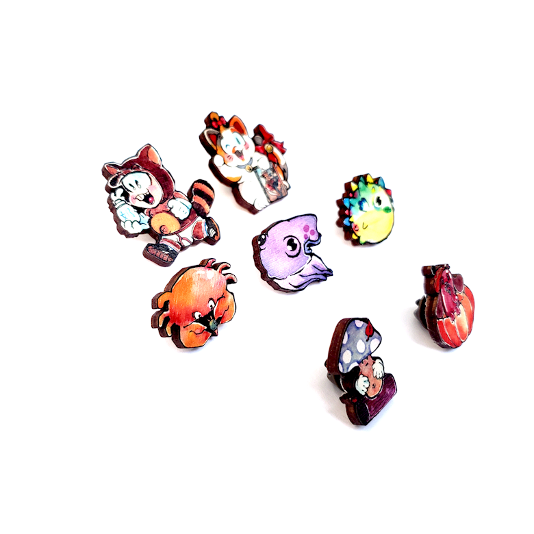 Pins (wood): Tanuki and Neko