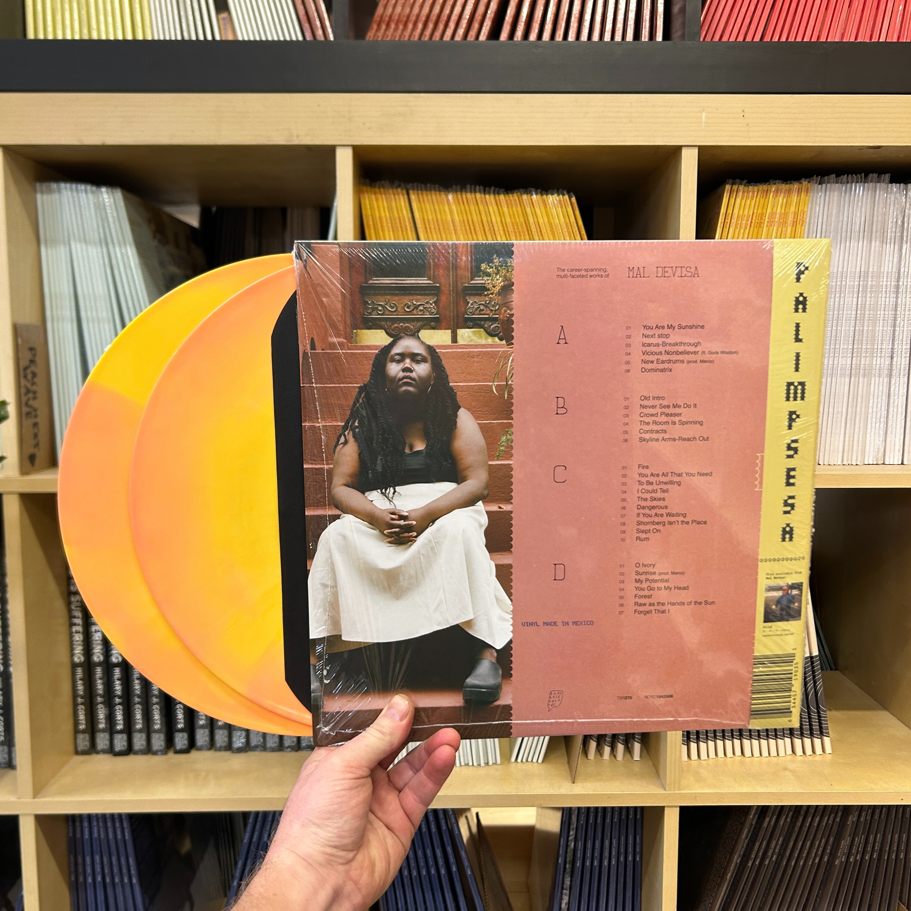 Product shots of Mal Devisa - Palimpsesa