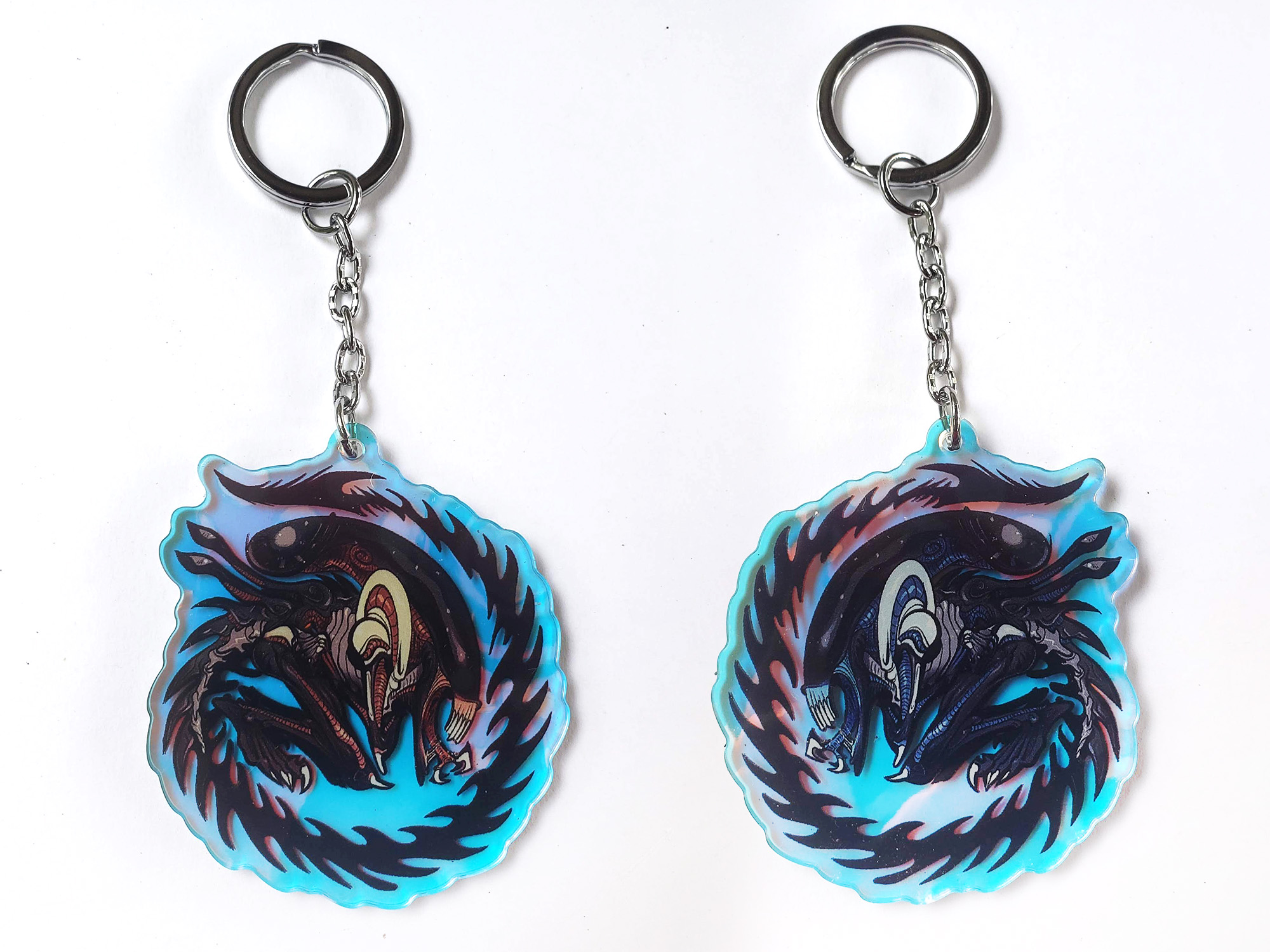 Charm: Xenomorph, iridescent