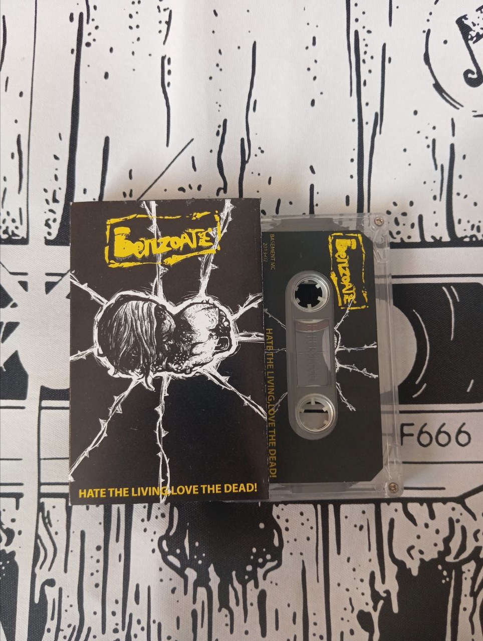 Benzoate - Hate The Living, Love The Dead! (cs, 2013)