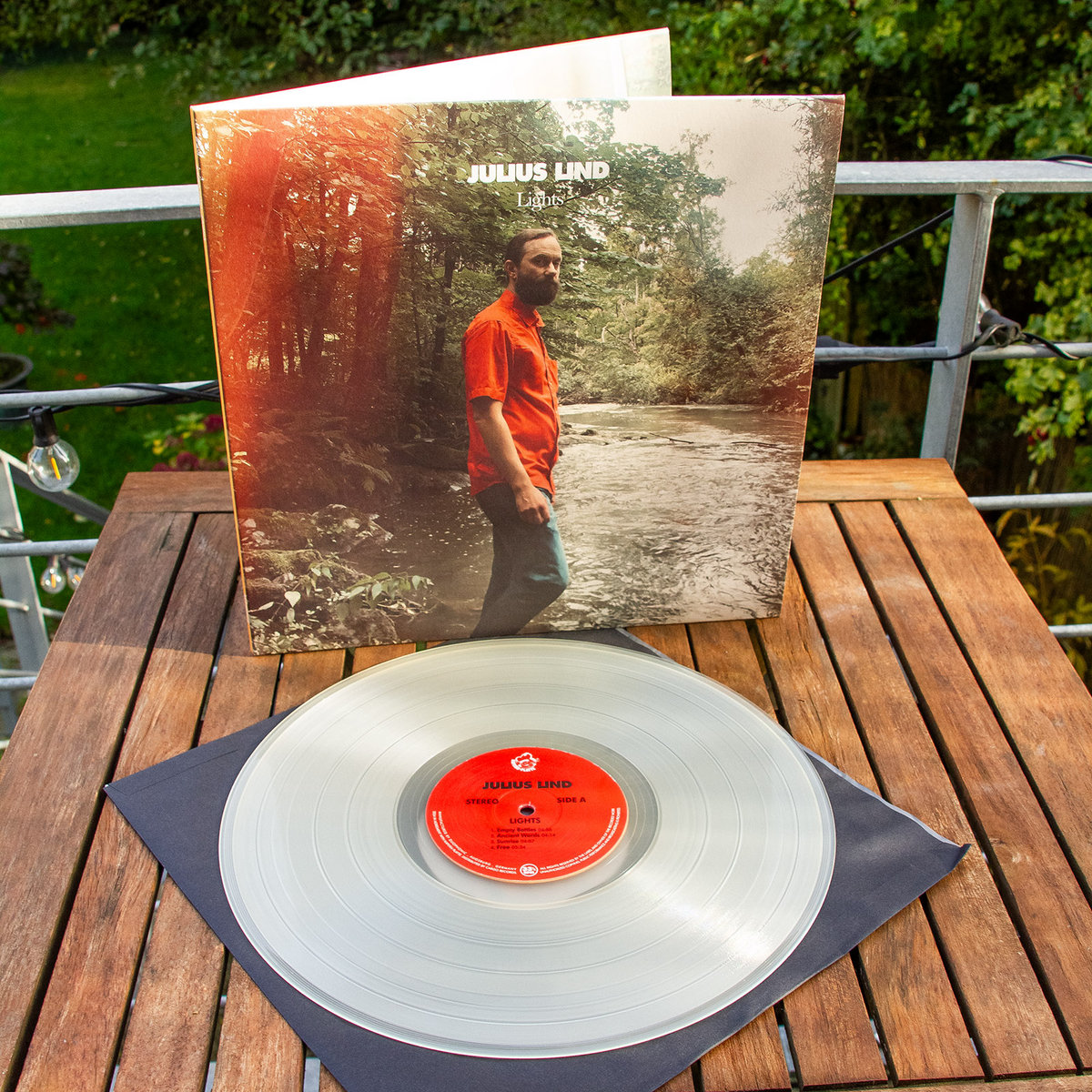 JULIUS LIND - Lights