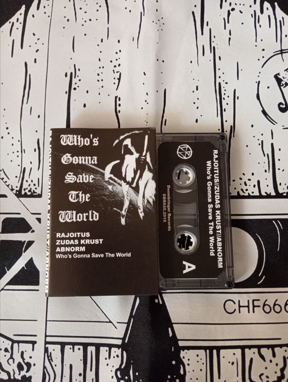 3 Way Split - Rajoitus / Zudas Krust / ABNORM - Who's Gonna Save The World (cs, 2016)