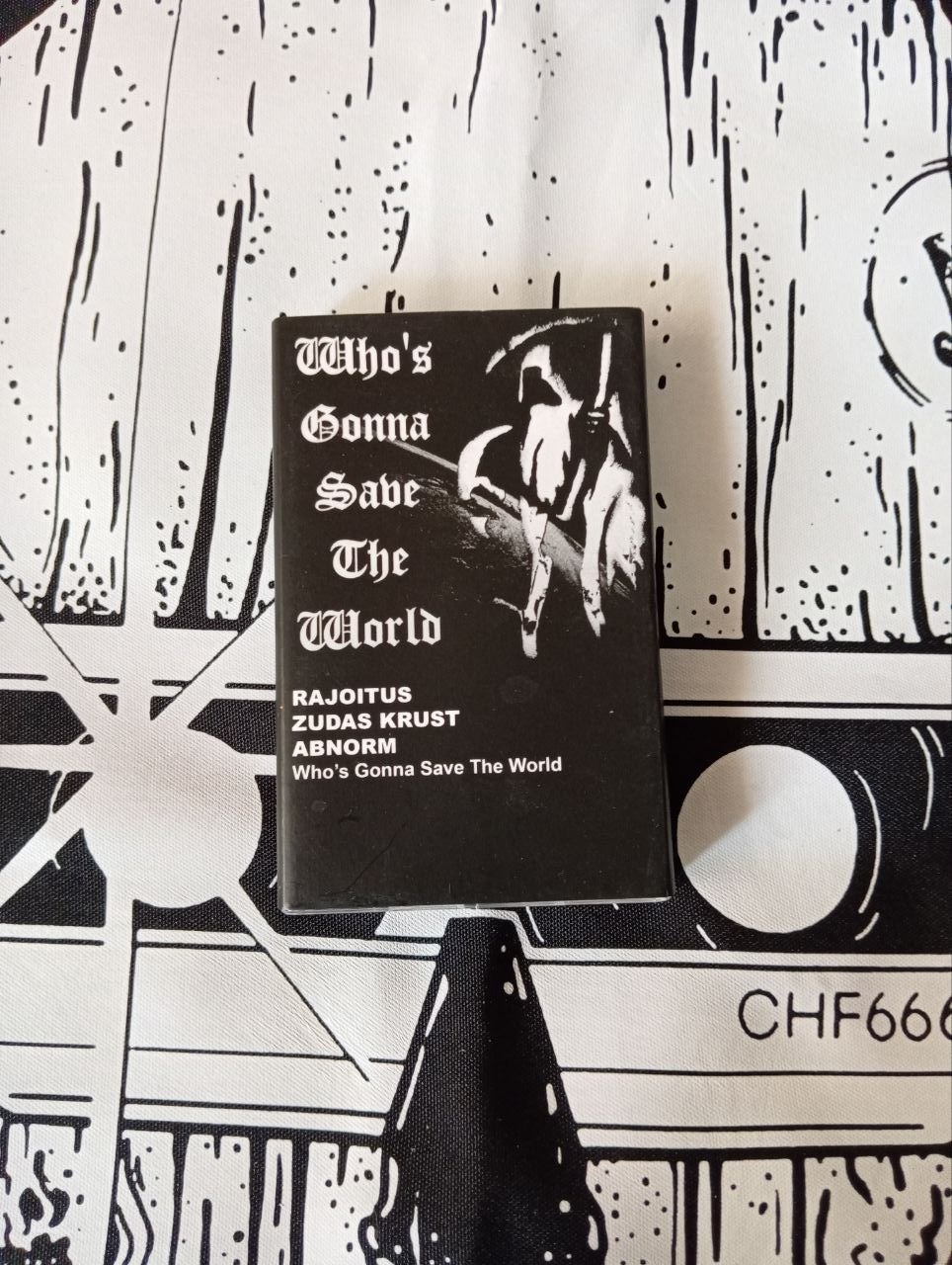 3 Way Split - Rajoitus / Zudas Krust / ABNORM - Who's Gonna Save The World (cs, 2016)