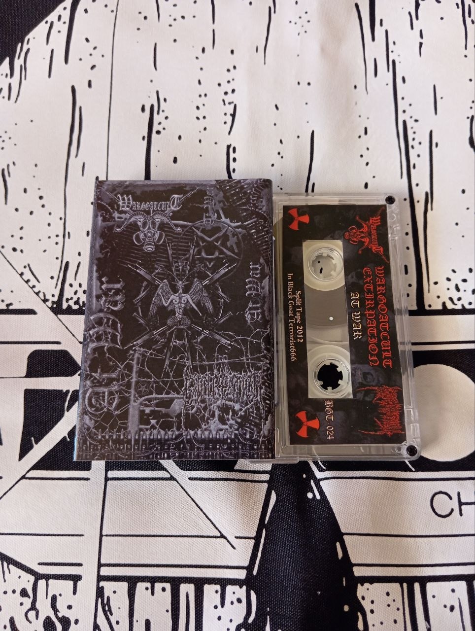Wargoatcult / Extirpation - At War (cs, 2012)