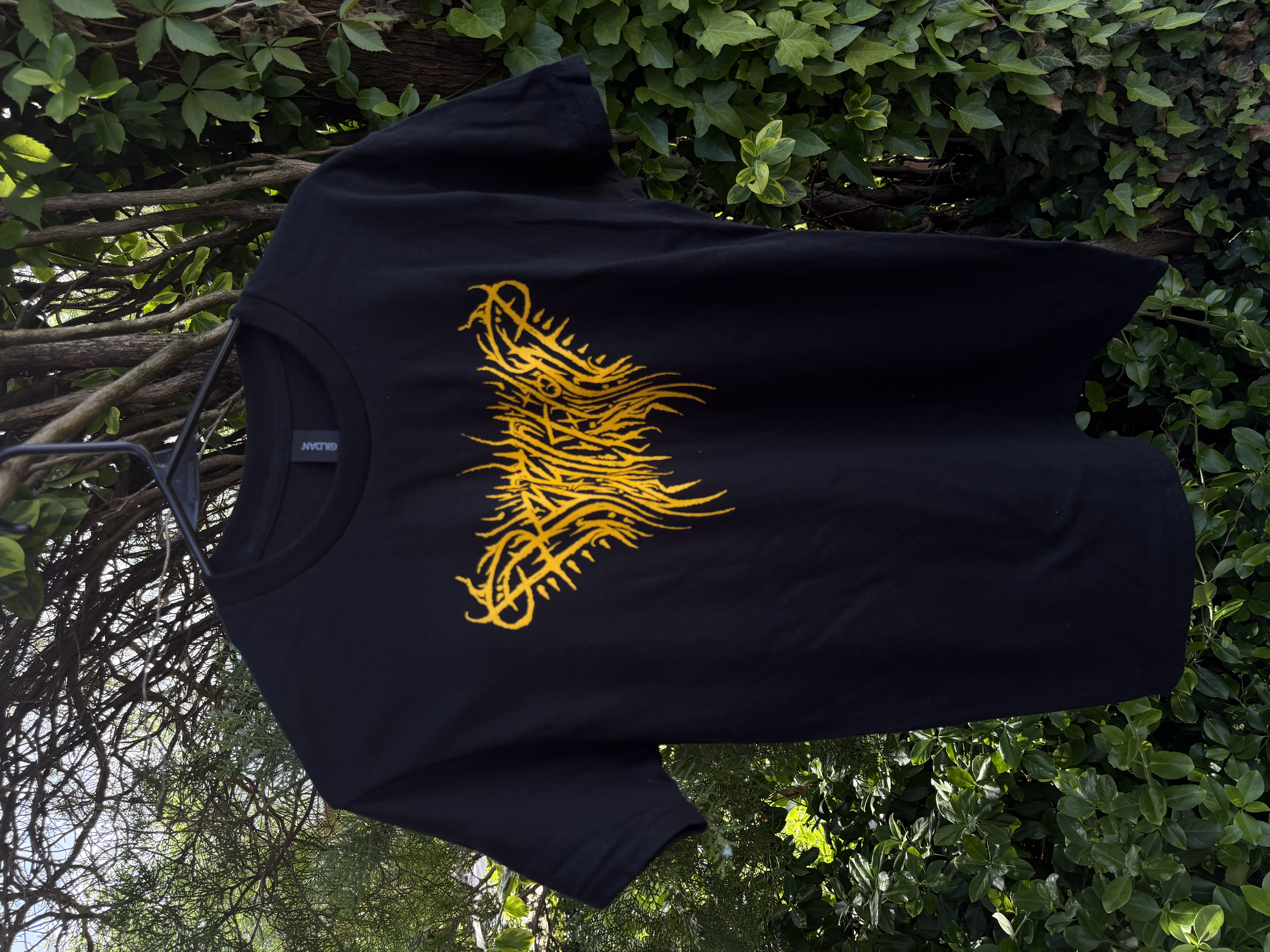 abriction / logo tee