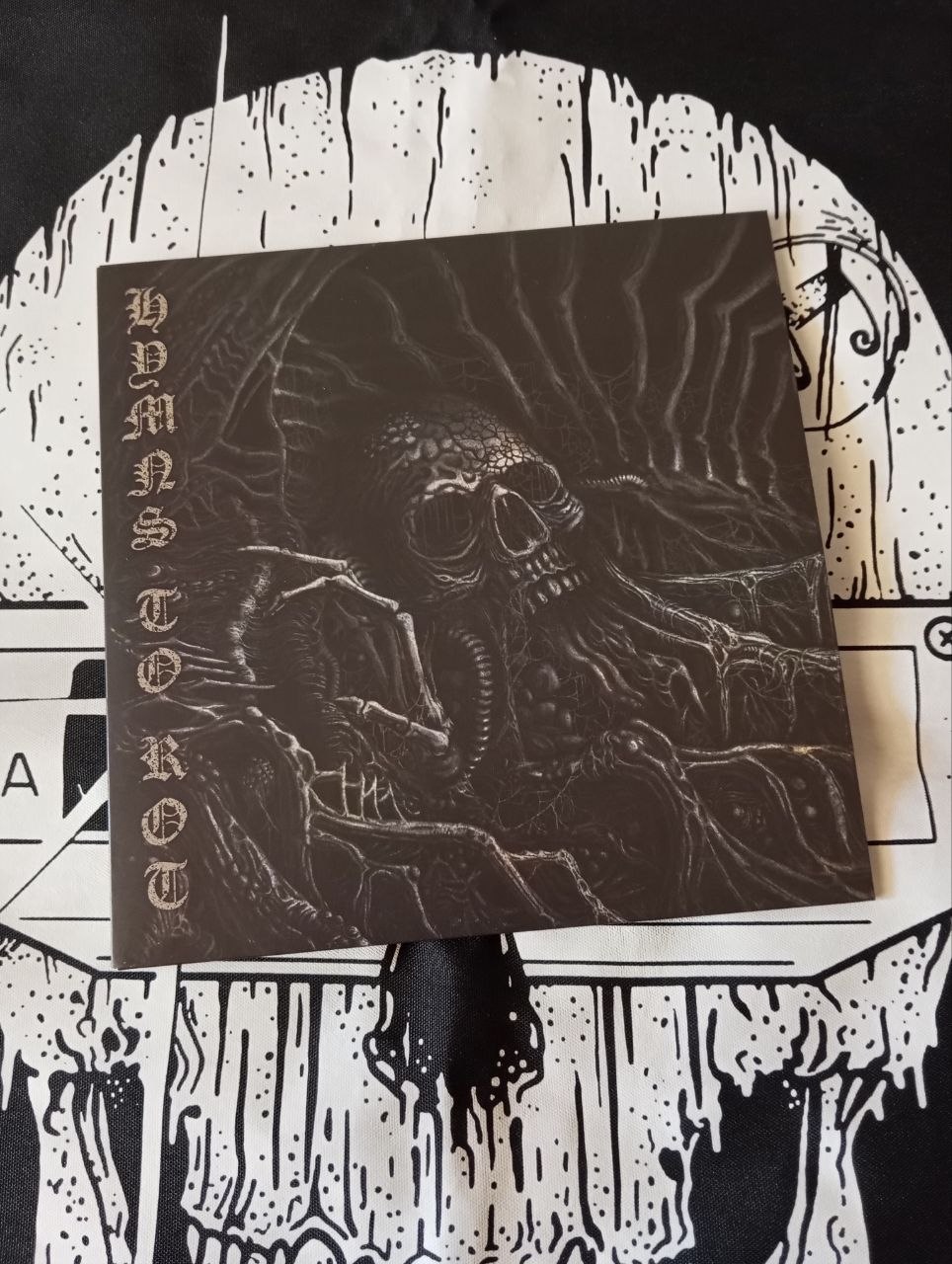 Wombbath / Paganizer - Hymns To Rot (7