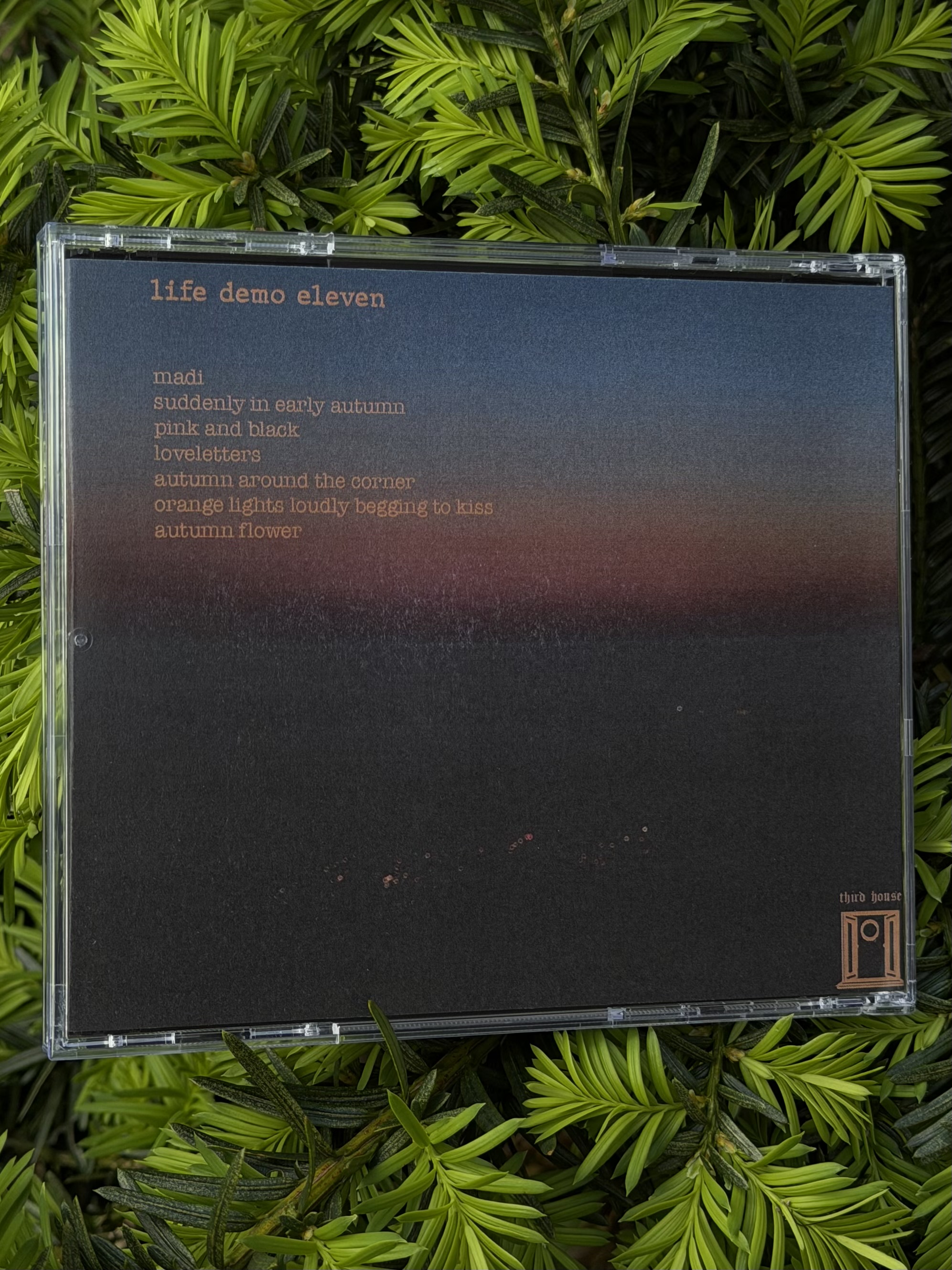 th102 life / demo eleven