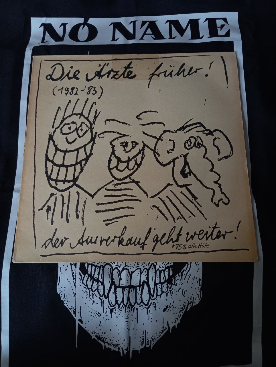 Die Arzte - Die Arzte Fruher (1982-83) Der Ausverkauf Geht Weiter (LP, Comp, 1989) (VG+/VG+, without insert)