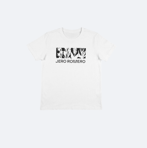 Camiseta blanca con logo negro